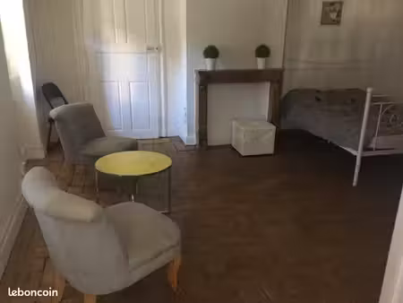 f1 bis meublé 50 m2 proche cathédrale