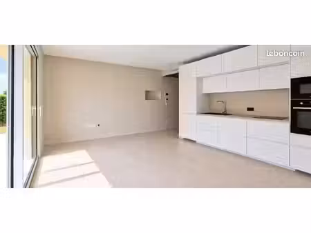 mésigny – studio 26 m² – rez-de-jardin – climatisation – parking – dpe c