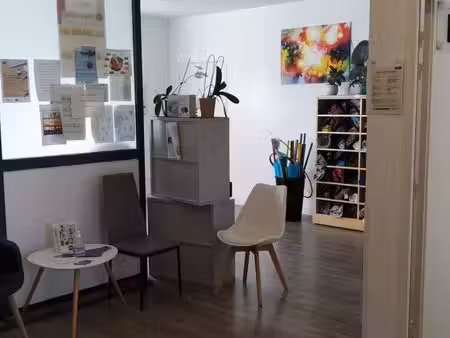 location bureau/ plateau technique