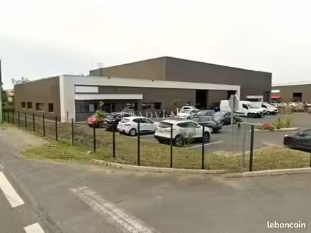 local d'activité 500 m²