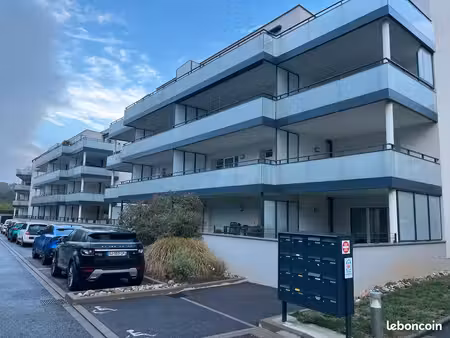à louer – f2 récent de 45 m² avec garage