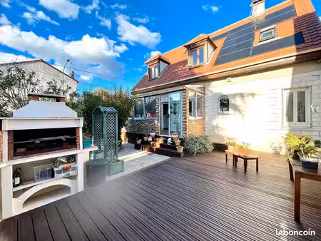 maison 6 pièces 141 m²