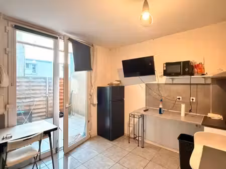loue studio pres des commodites