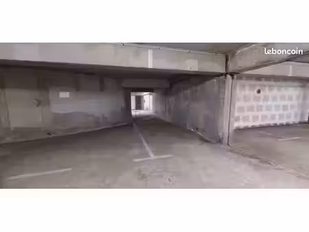 place de parking sous la gare