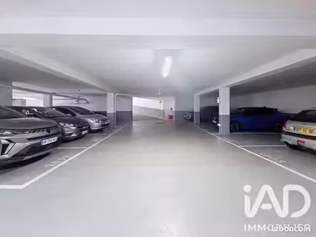 parking/box 13 m² viroflay