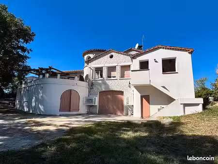 maison 7 pièces 217 m²