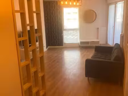 appartement moderne t2 avec cuisine  balcon et parking
