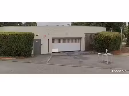 place de parking couverte