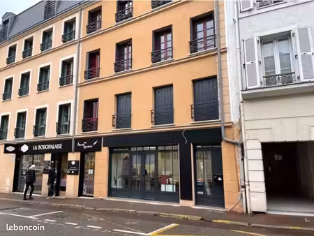 local commercial à louer à bougival
