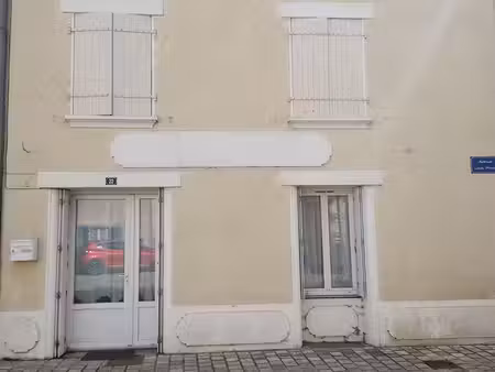 ? à vendre maison de ville à chef-boutonne