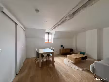 location appartement meublé rénové 3 pièces 50 m²