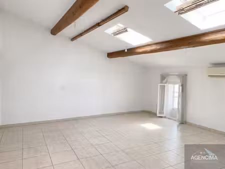bel appartement t3 rénové au centre de marseillan