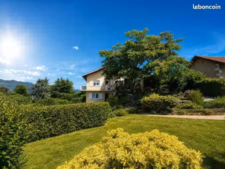 maison 8 pièces 159 m²