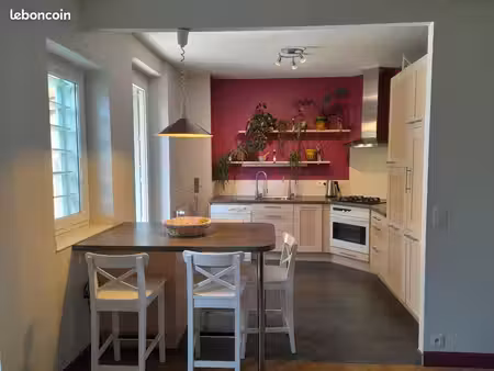 maison . 3 pièces . 80m²