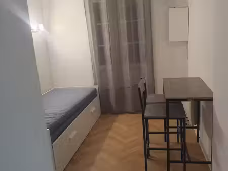 cœur de ville / studio meuble équipe de 13m2+ jardin
