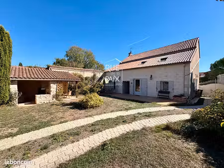 propriété 5 pièces 163 m²