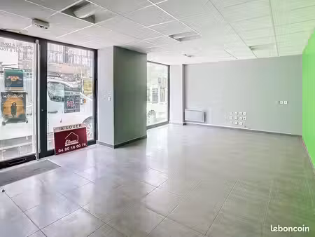 local commercial 58 m² avignon