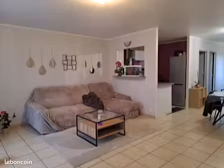 maison plein pied saint gelais - 70 m2 4 pièces – 2 chambres - ¨proche de niort et de ses 