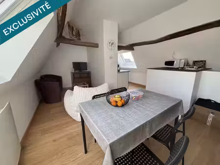 ensemble immobilier  1 maison individuelle  3 appartements  un atelier.