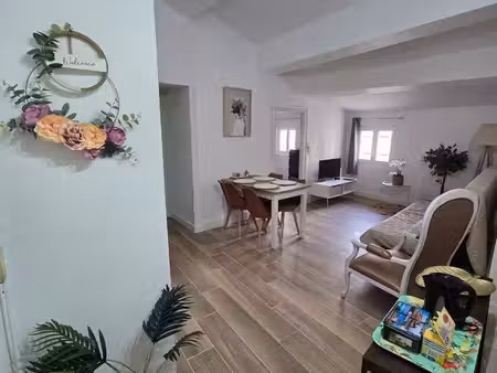a vendre t2 39m2 renove intra muros a 2mn du palais des papes