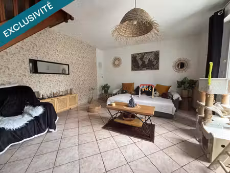 ensemble immobilier : 1 maison t5 avec cour  garage et dépendance et 1 immeuble de 5 appar