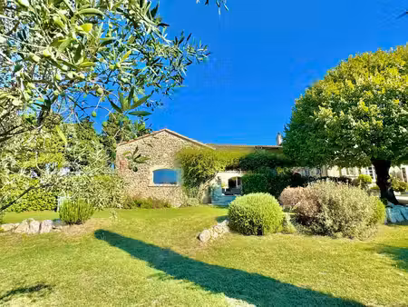 mas de caractère en drôme provençale