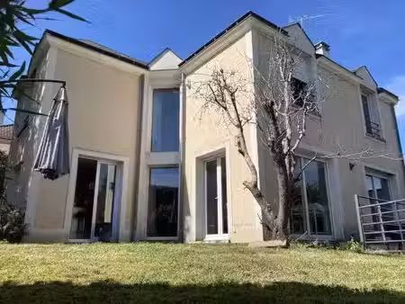 location meublée maison 5 pièces 167 m² à palaiseau (91120)  2 500 €