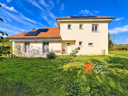 belle maison familiale avec 4 chambres  grand garage et jardin