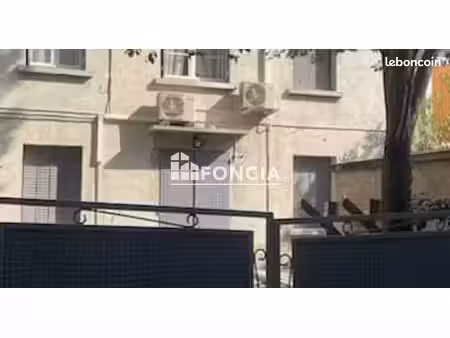 avignon proche remparts : maison divisée en 2 appartements rénovés  idéale investisseur