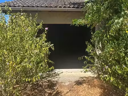 garage à louer / boxe de stockage proche de trébas