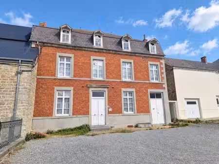 charmante maison de maître avec jardin  terrasse et garage