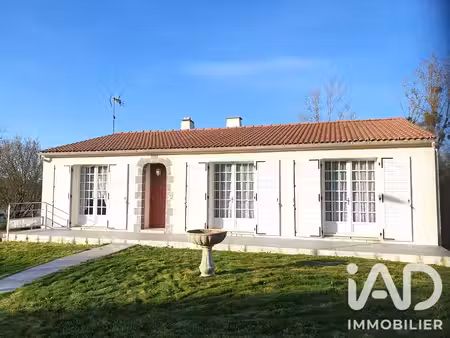 maison à martinet (85150)
