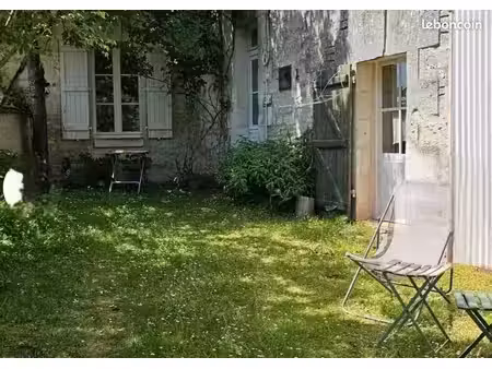 vente maison de charme et son lavoir près de richelieu
