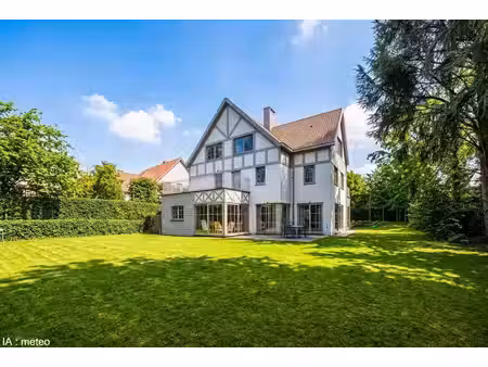 a deux pas de la place dumon - splendide villa récente