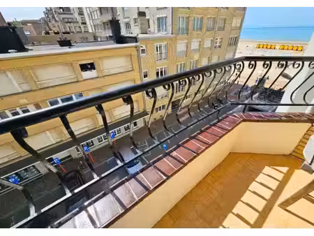 appartement rénové avec vue sur mer latérale à vendre à l...
