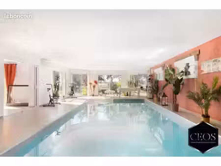 maison 8 pièces 280 m²