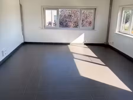 bureau lumineux 40 m² avec salle de réunion à comines
