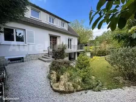 pavillon 7 pièces 140 m²