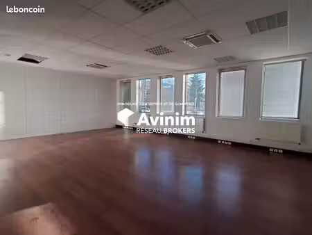 bureaux 737 m² archamps
