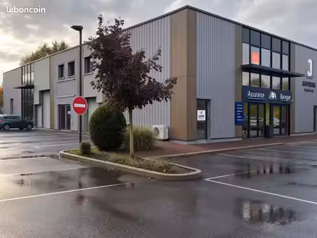 local dans zone commerciale
