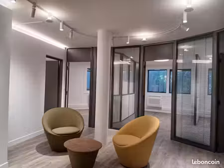 bureaux 244 m²