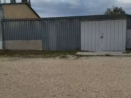 monteux proche voie rapide loue local de stockage 120 m2