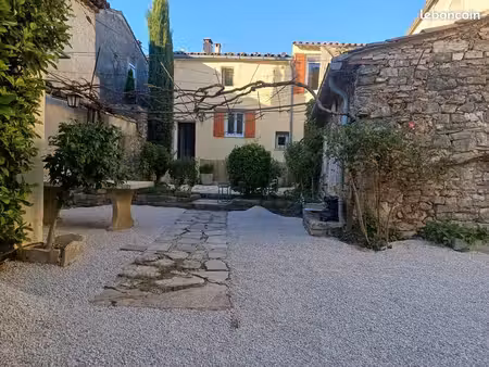 charmante maison de village rénovée  plein sud  proche d'apt  vue luberon et sa terrasse  