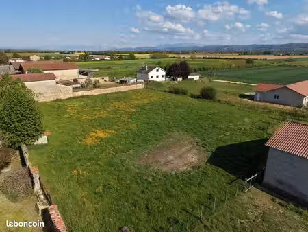 terrain 553 m² sardieu