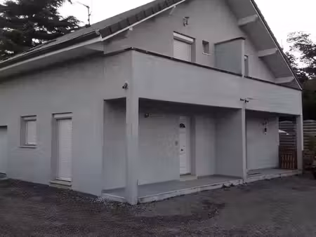 location appartement dans villa sur deux niveaux