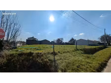 terrain - 657m² - saint-michel le cloucq