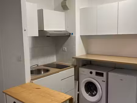 charmant studio - en plein centre de brie comte robert ( disponible dès maintenant )
