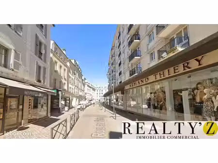 local commercial 151 m²