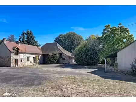 ferme avec terrain