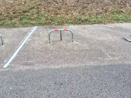 3 places de parking a louer